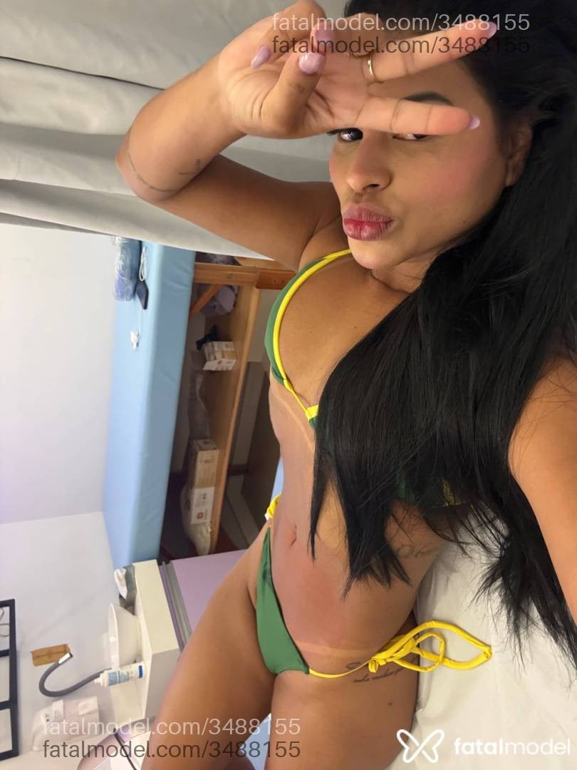 Acompanhante mulher morena (o) de olhos pretos - Bianca Martinele
