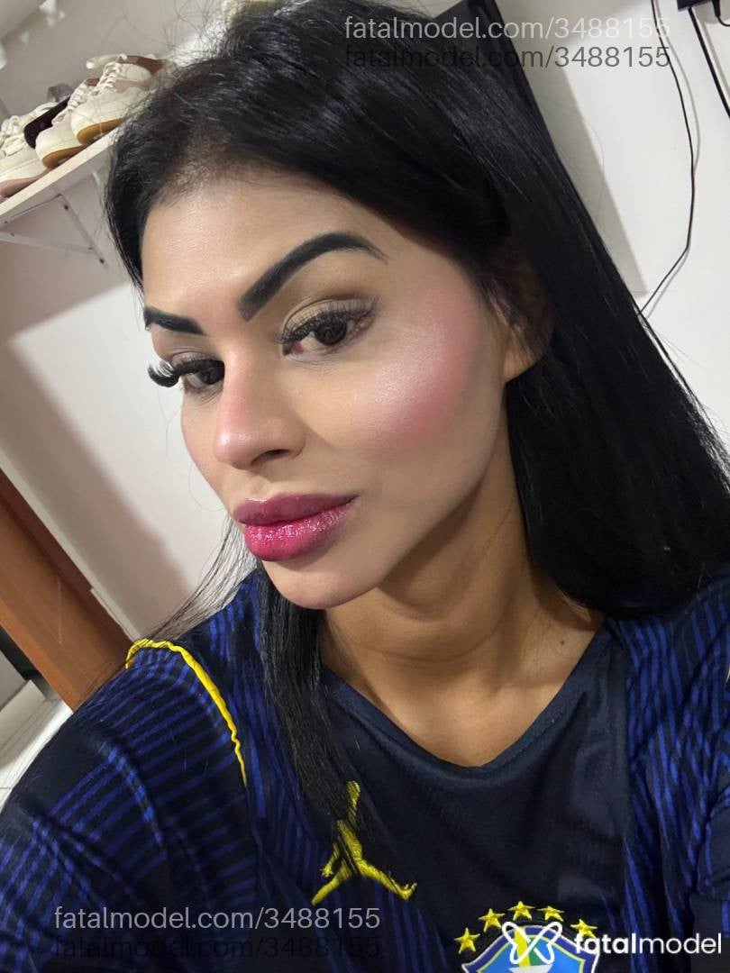 Acompanhante mulher morena (o) de olhos pretos - Bianca Martinele