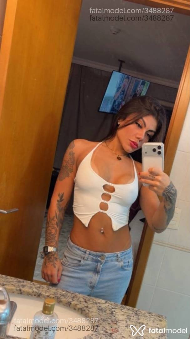 Acompanhante mulher com cabelo castanho de olhos castanhos - Mel Gaucha