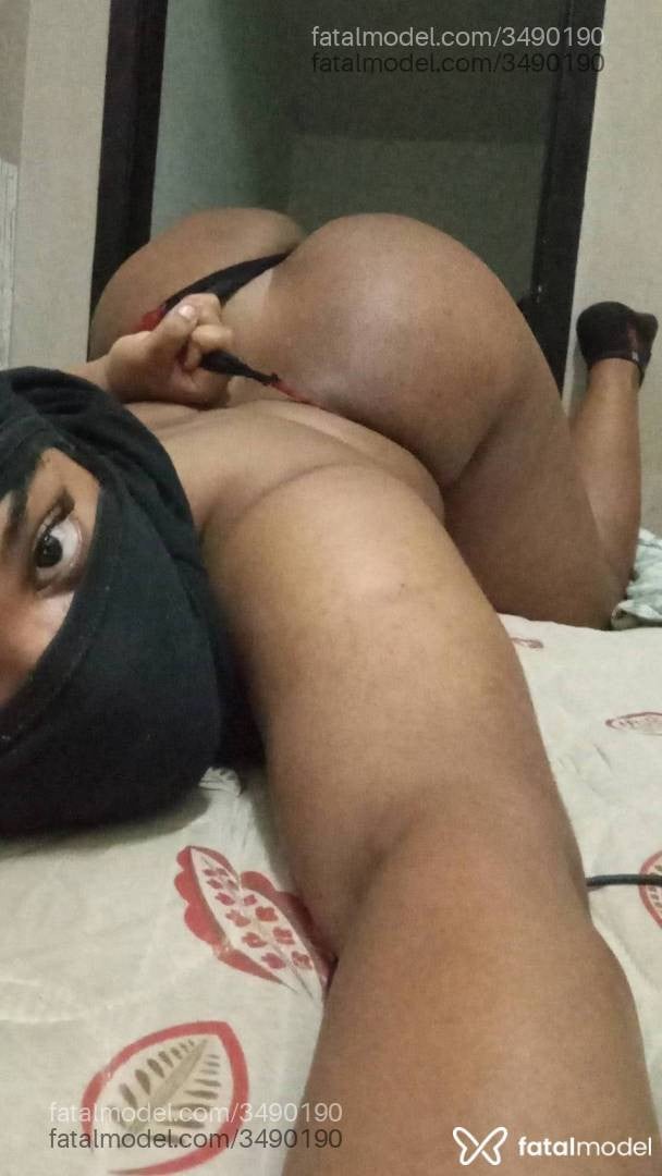 Acompanhante mulher trans morena (o) de olhos pretos - Shay