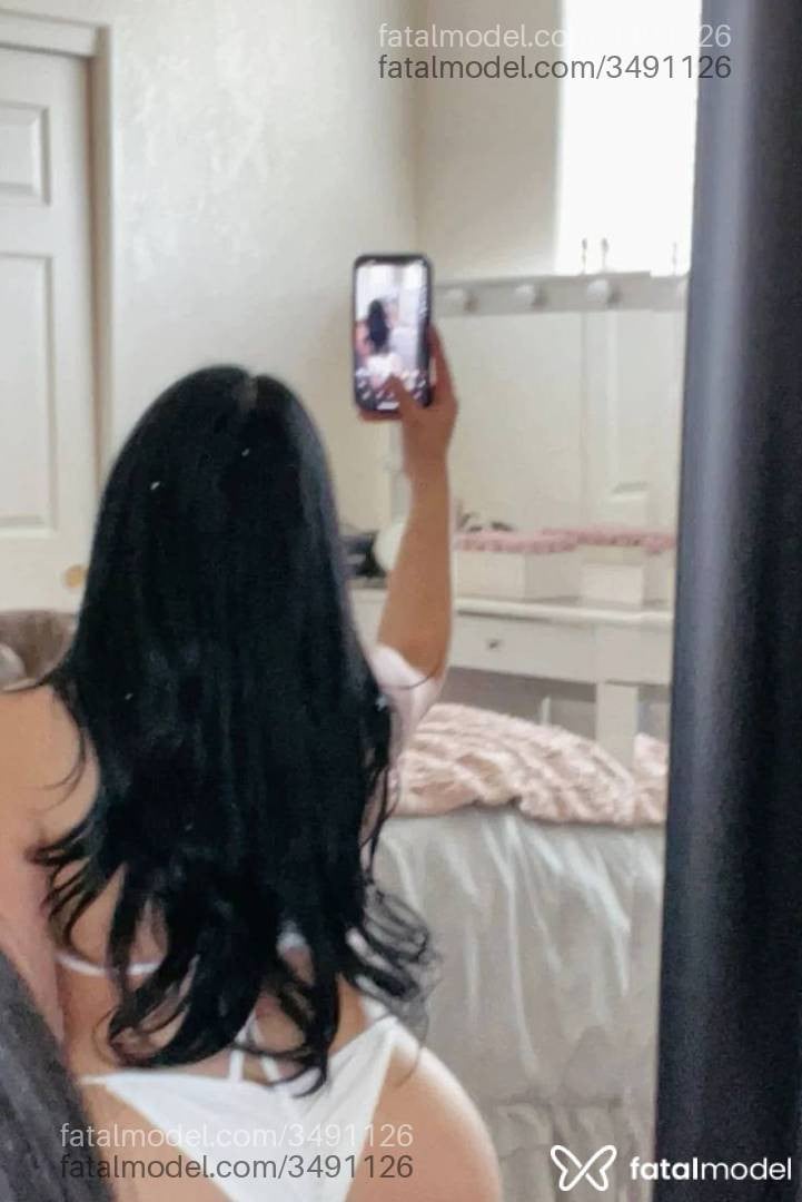 Acompanhante mulher com cabelo castanho de olhos verdes - Bruninha