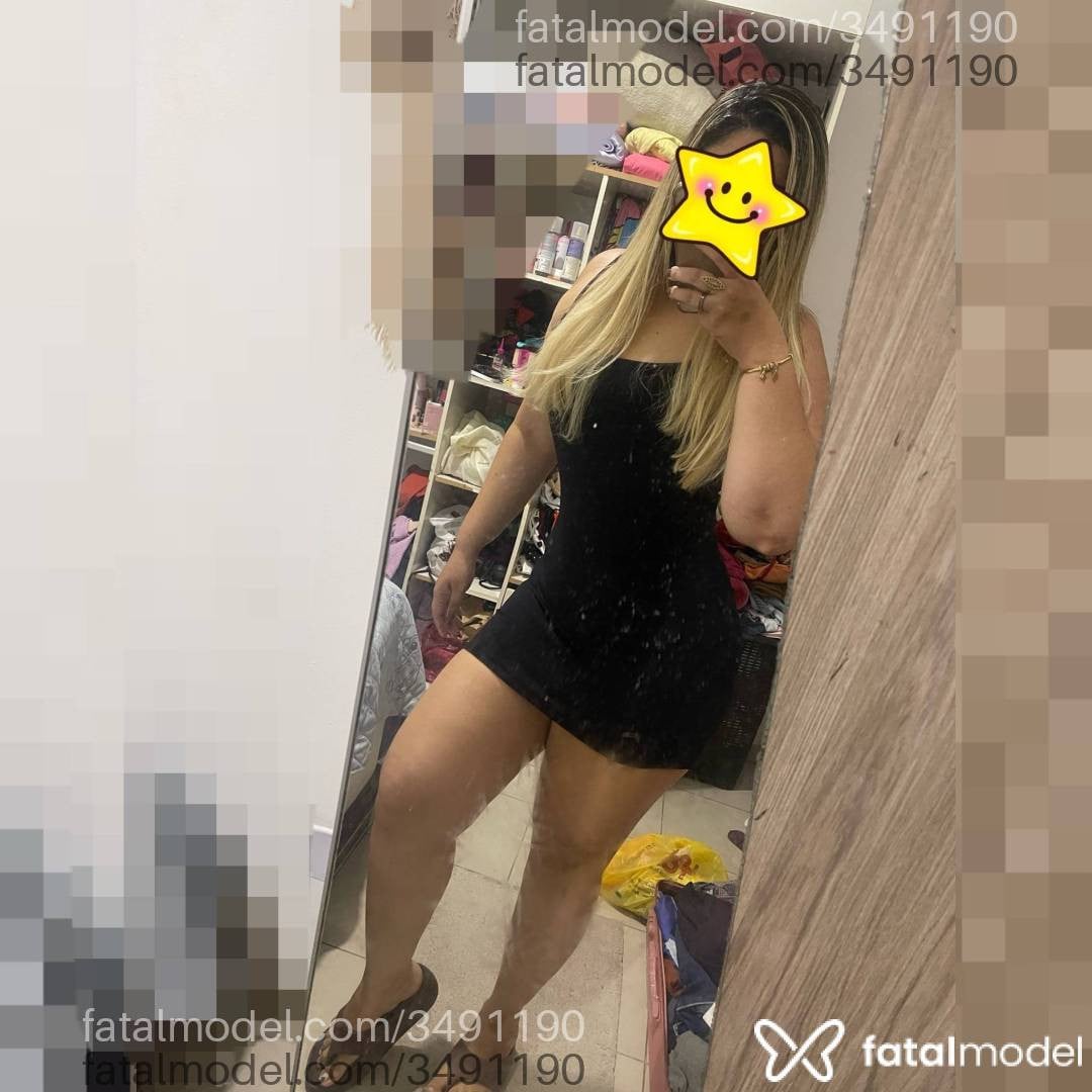 Acompanhante mulher loira (o) de olhos castanhos - Erika
