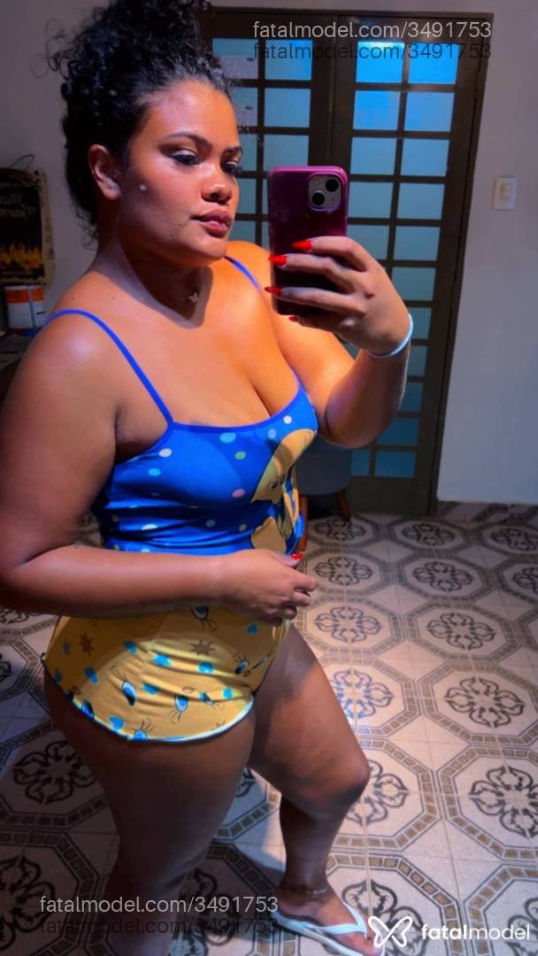 Acompanhante mulher morena (o) de olhos pretos - Nicolly
