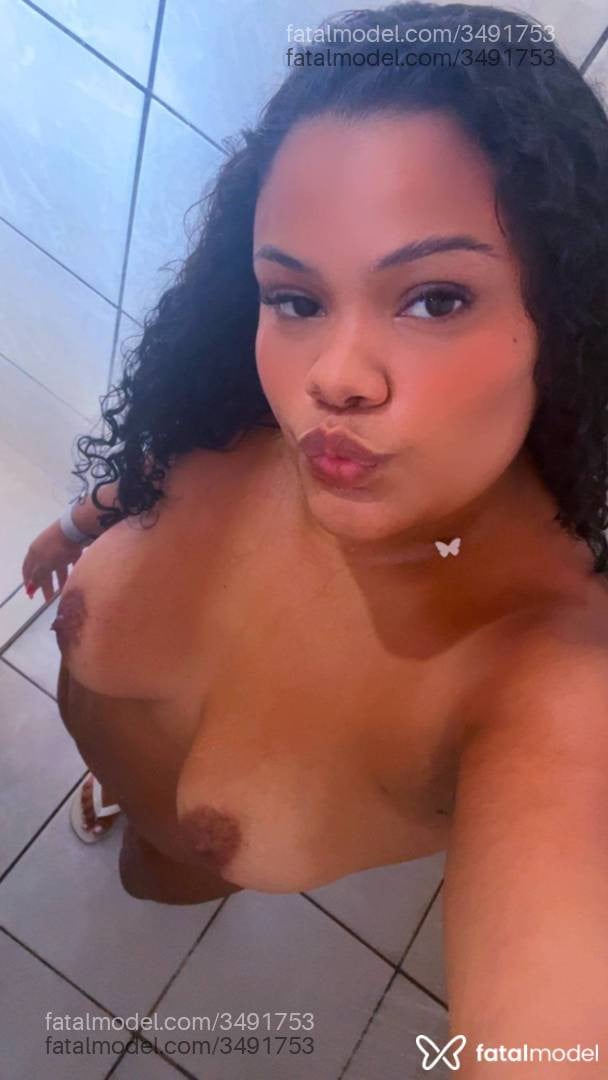 Acompanhante mulher morena (o) de olhos pretos - Nicolly