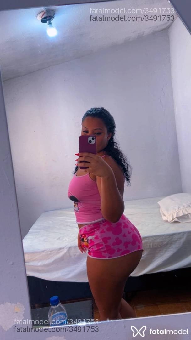 Acompanhante mulher morena (o) de olhos pretos - Nicolly