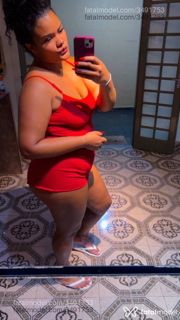 Acompanhante mulher morena (o) de olhos pretos - Nicolly