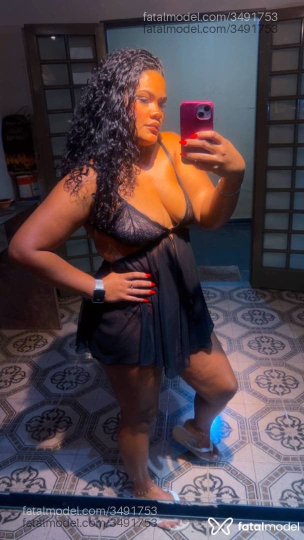 Acompanhante mulher morena (o) de olhos pretos - Nicolly