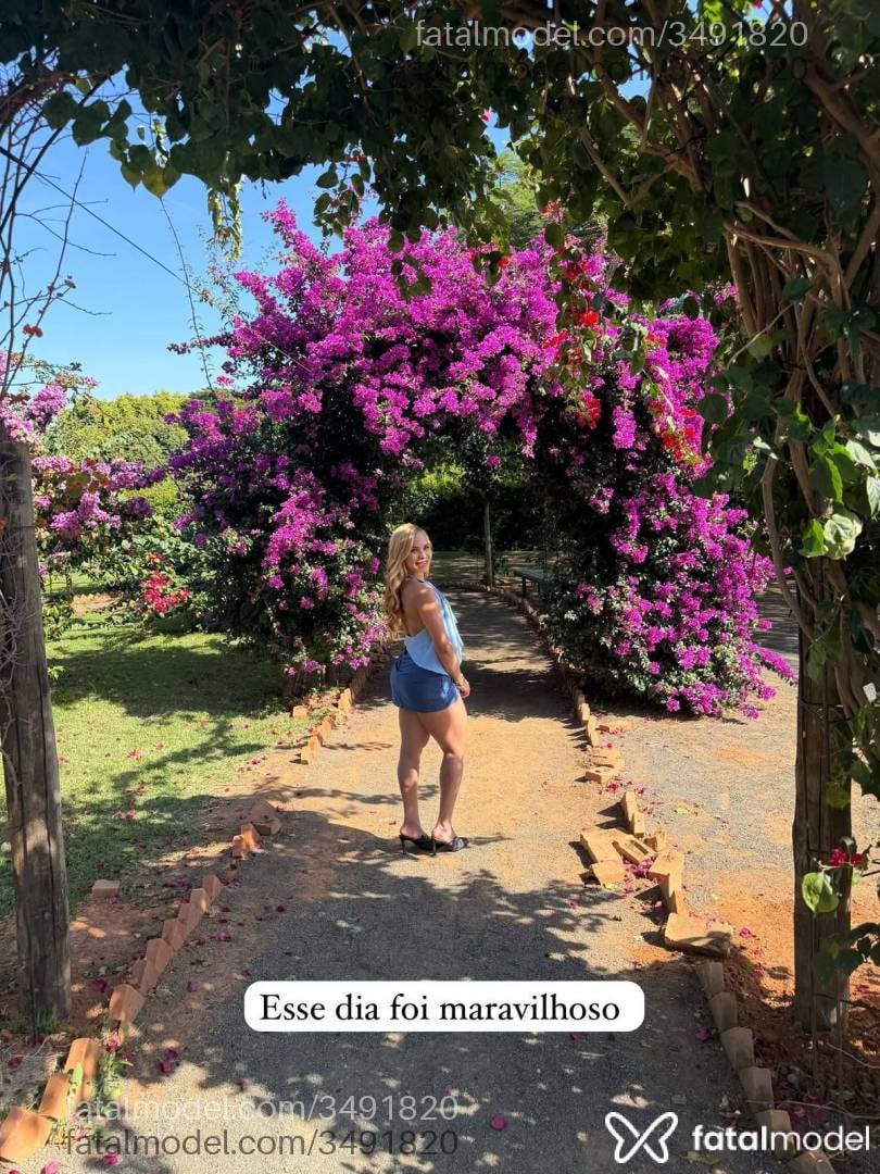 Acompanhante mulher loira (o) de olhos verdes - Nanda Mercier