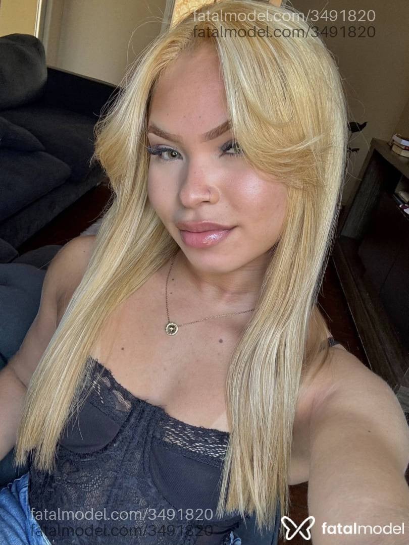 Acompanhante mulher loira (o) de olhos verdes - Nanda