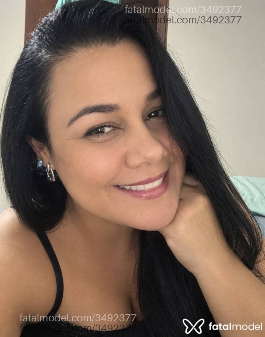Acompanhante mulher morena (o) de olhos pretos - Mirella Medeiros