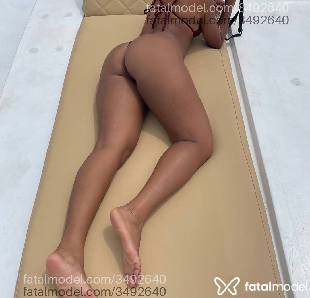 Acompanhante mulher morena (o) de olhos castanhos - Isa Muniz
