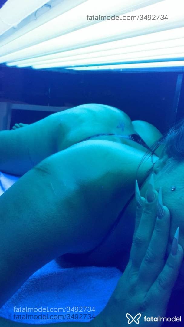 Acompanhante mulher morena (o) de olhos pretos - Stefani