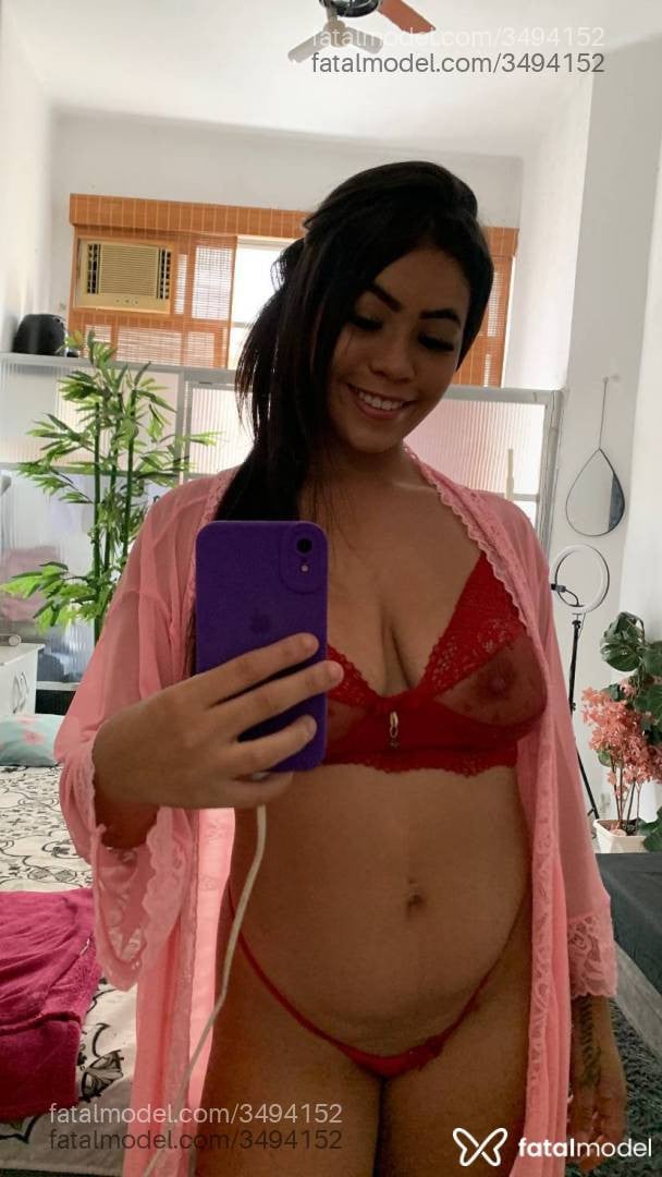 Acompanhante mulher morena (o) de olhos castanhos - Cristina