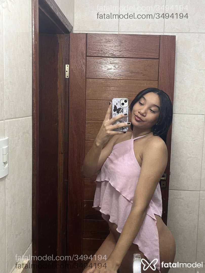 Acompanhante mulher morena (o) de olhos castanhos - Thayná Bittencourt