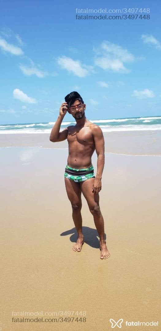 Acompanhante homem morena (o) de olhos pretos - Fernandes