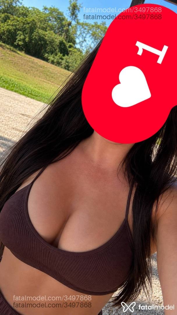 Acompanhante mulher morena (o) de olhos castanhos - Giovana