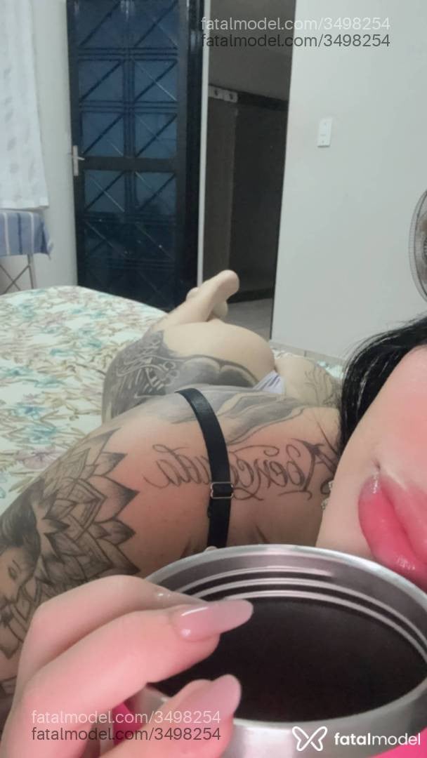 Acompanhante mulher morena (o) de olhos castanhos - Hariadny