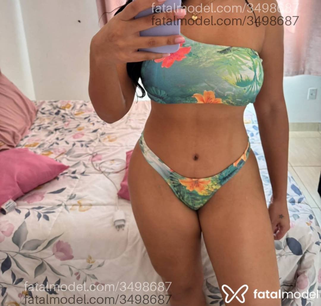 Acompanhante mulher morena (o) de olhos castanhos - ísis