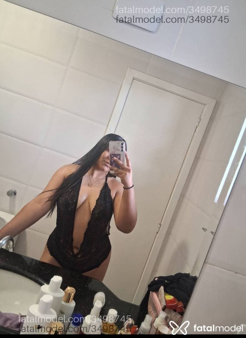 Acompanhante mulher morena (o) de olhos mel - Larissa