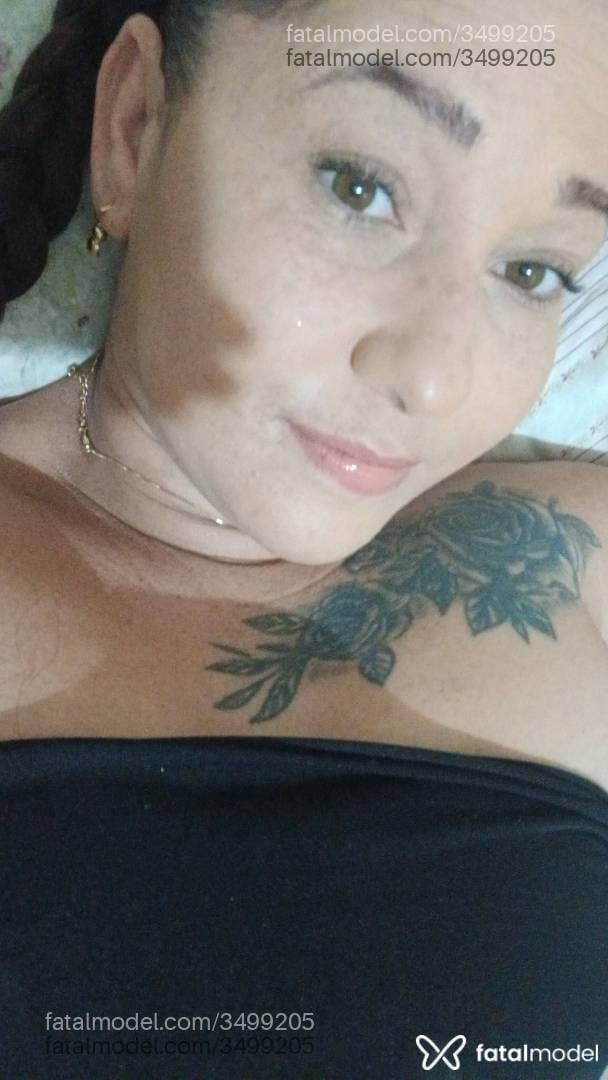Acompanhante mulher ruiva (o) de olhos mel - May
