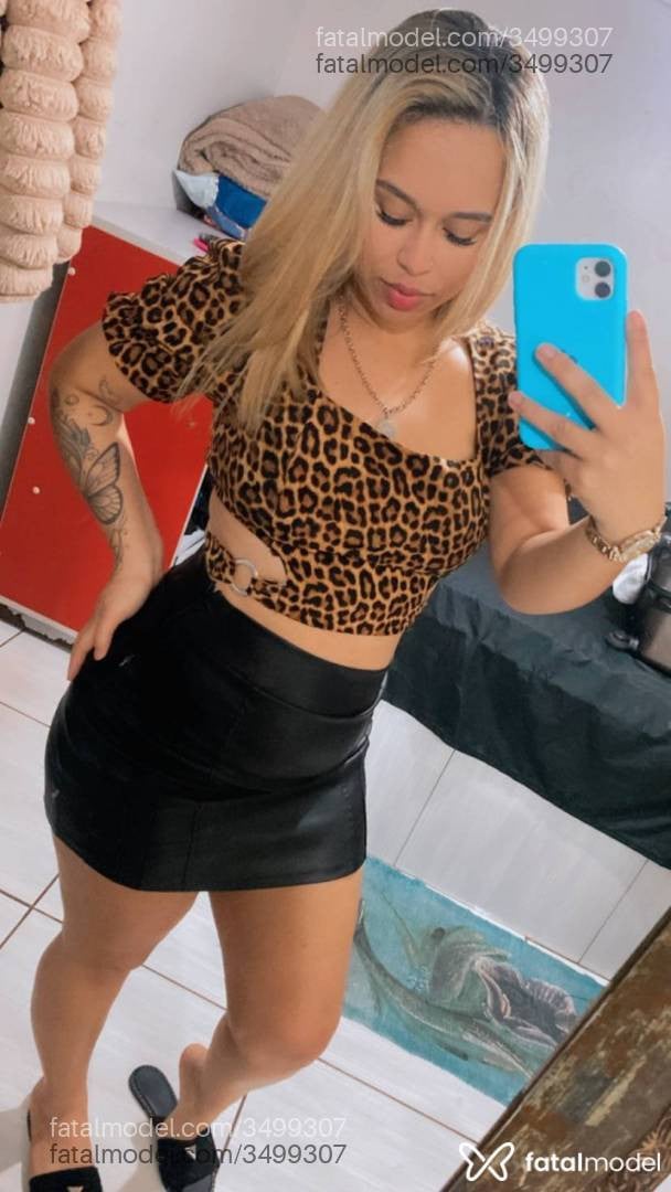 Acompanhante mulher loira (o) de olhos pretos - Glecia Lorenah