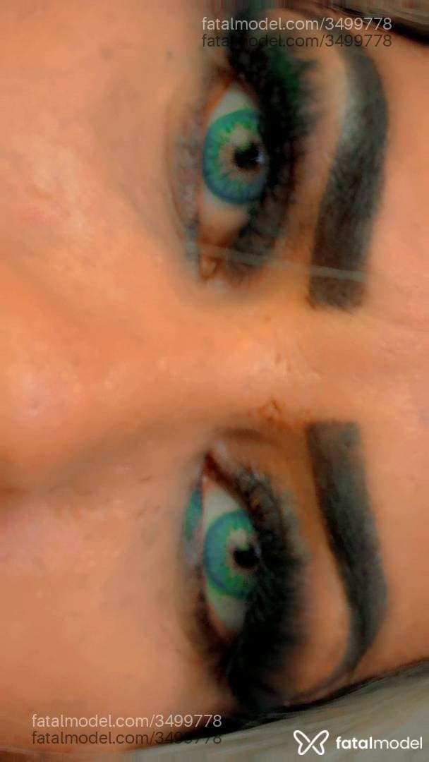 Acompanhante mulher loira (o) de olhos azuis - Lolyta Domi