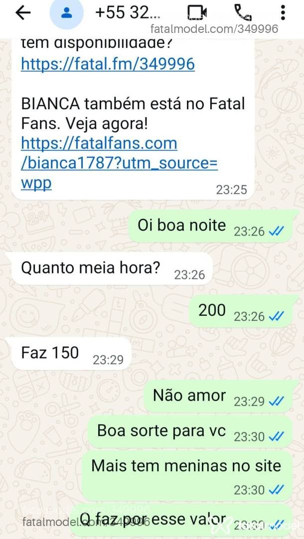 Acompanhante mulher trans com cabelo castanho de olhos castanhos - BIANCA