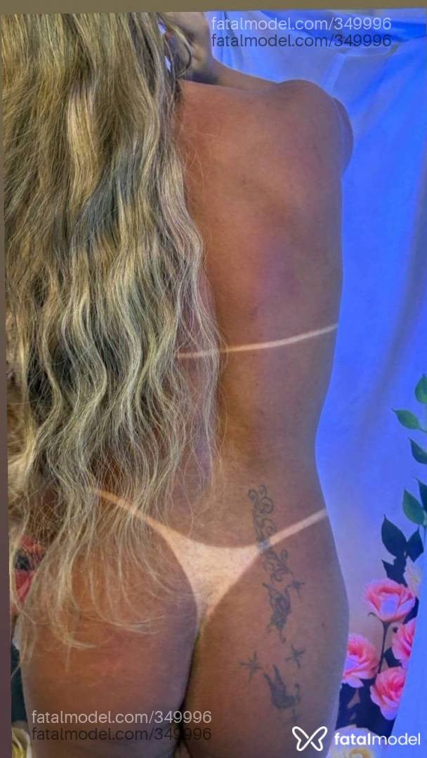 Acompanhante mulher trans com cabelo castanho de olhos castanhos - BIANCA