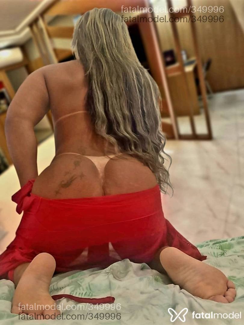 Acompanhante mulher trans com cabelo castanho de olhos castanhos - BIANCA