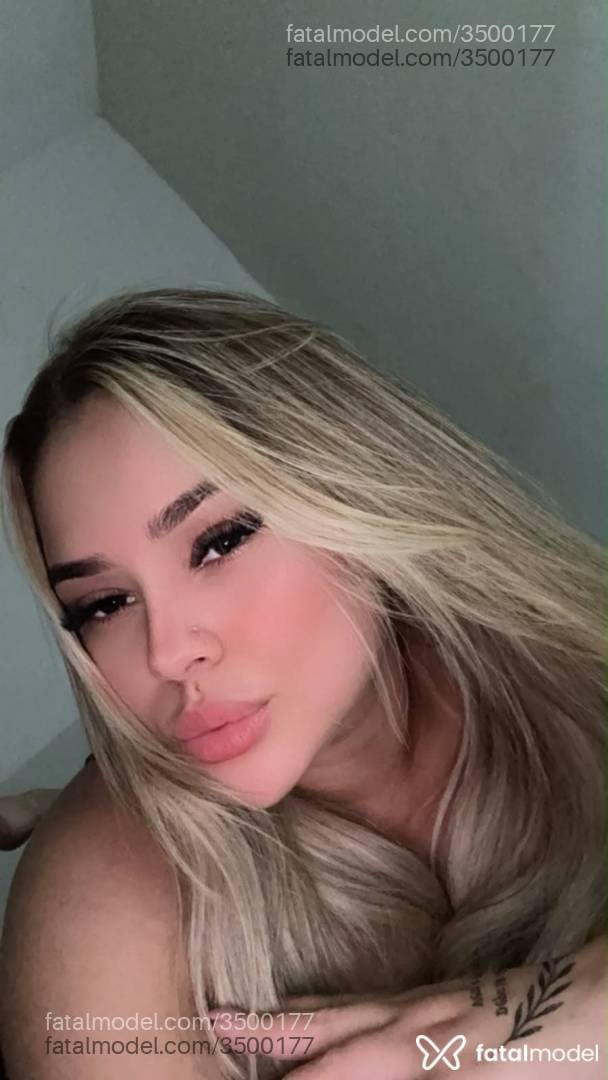 Acompanhante mulher loira (o) de olhos castanhos - Laís Clara