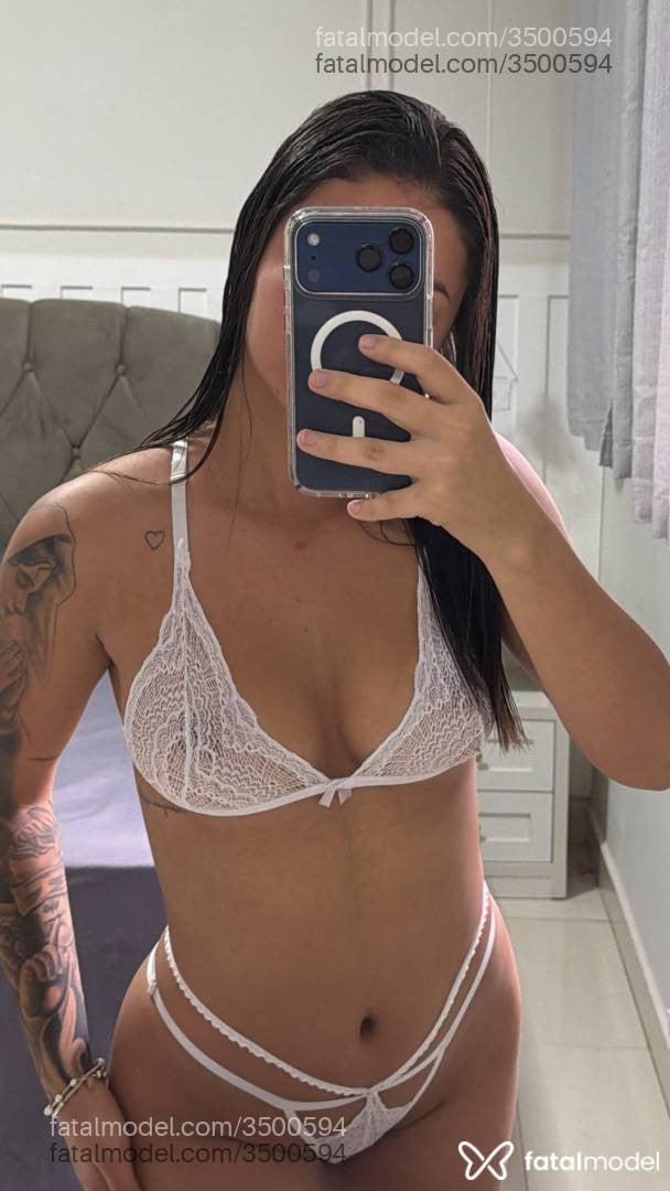 Acompanhante mulher com cabelo castanho de olhos castanhos - Nicole