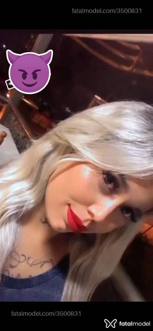 Acompanhante mulher loira (o) de olhos castanhos - Bruna Bragança