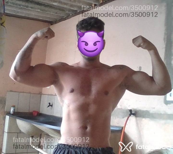 Acompanhante homem morena (o) de olhos pretos - Vinidotado