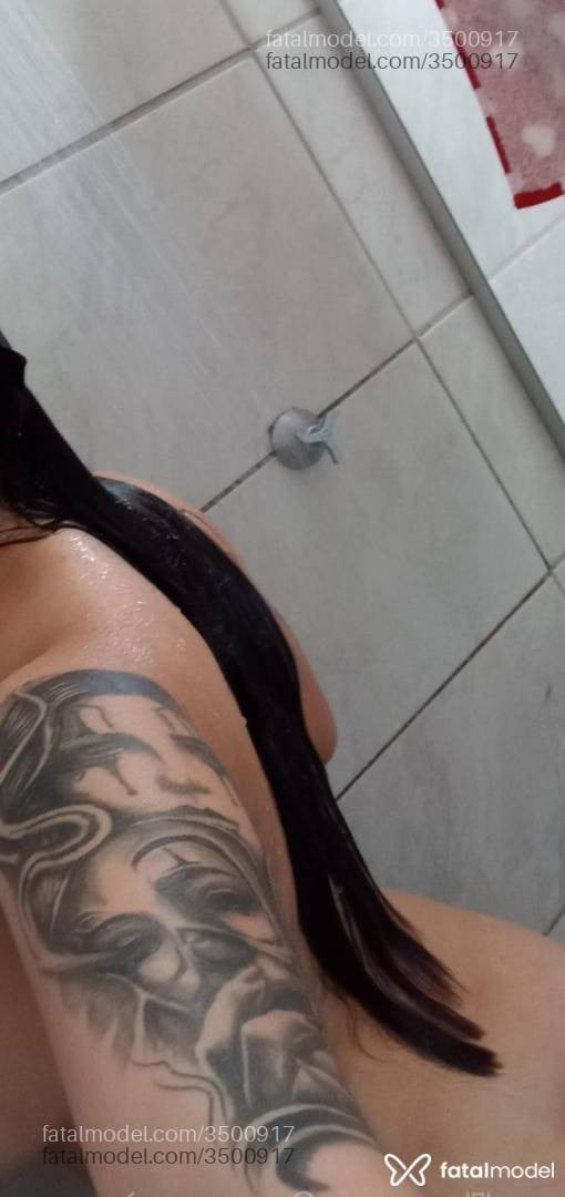 Acompanhante mulher morena (o) de olhos castanhos - Thaís