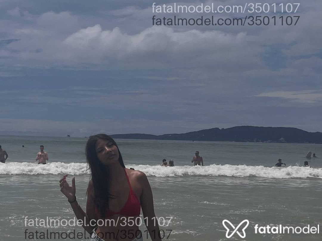 Acompanhante mulher morena (o) de olhos castanhos - Emily