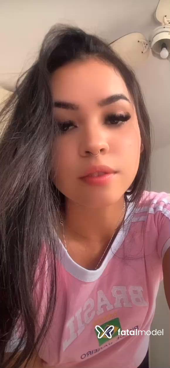 Acompanhante mulher com cabelo castanho de olhos castanhos - Larissa