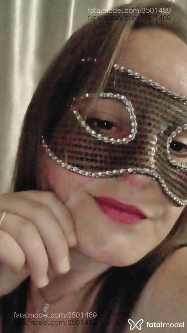 Acompanhante mulher loira (o) de olhos castanhos - BrendaWife