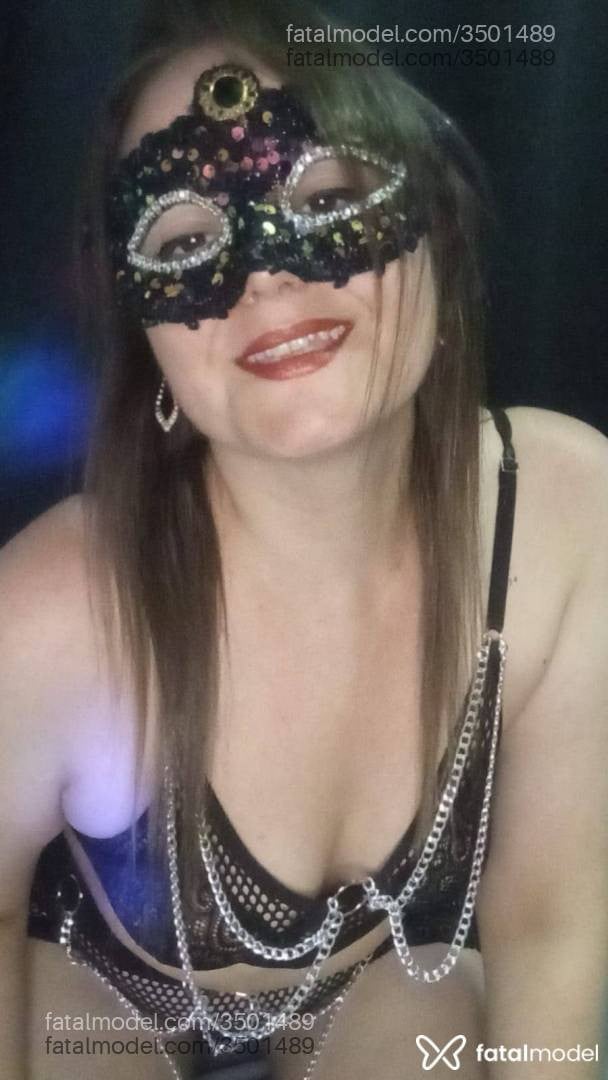 Acompanhante mulher loira (o) de olhos castanhos - BrendaWife