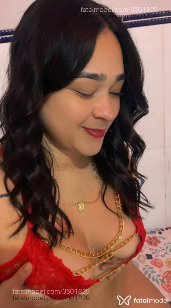 Acompanhante mulher com cabelo castanho de olhos castanhos - Juliana paixão