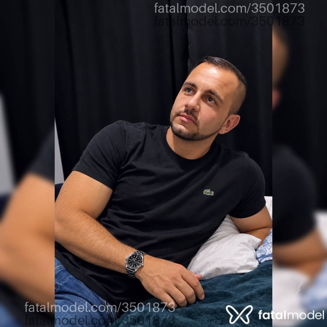 Acompanhante homem com cabelo castanho de olhos castanhos - Gustavo