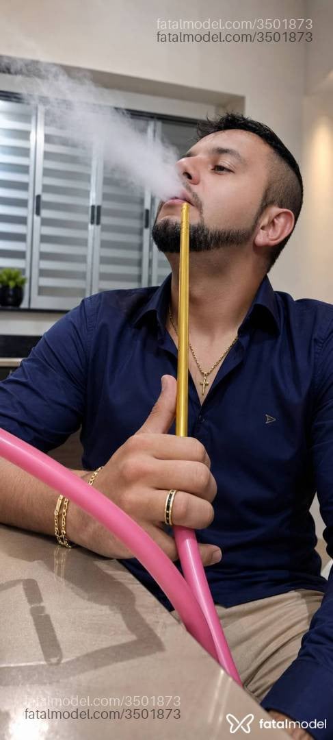 Acompanhante homem com cabelo castanho de olhos castanhos - Gustavo