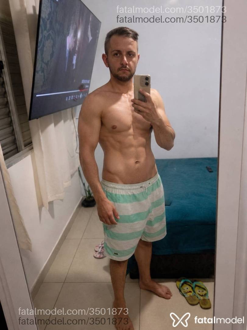Acompanhante homem com cabelo castanho de olhos castanhos - Gustavo