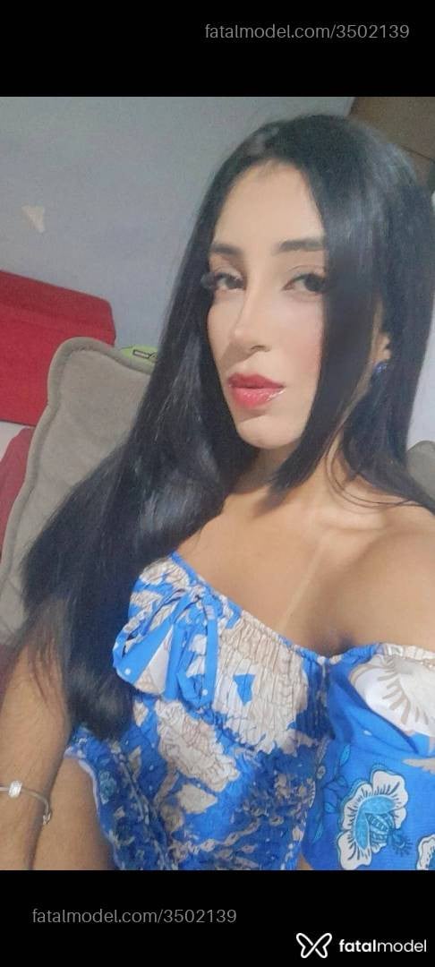 Acompanhante mulher com cabelo castanho de olhos castanhos - Roberta