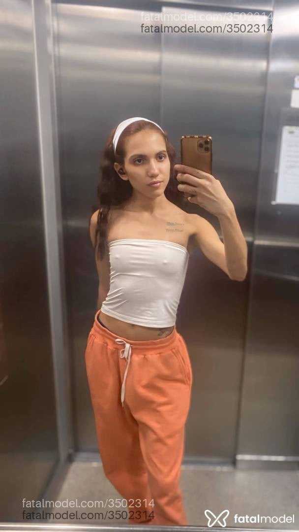 Acompanhante mulher com cabelo castanho de olhos castanhos - Luma