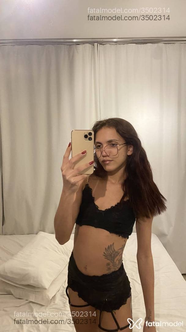 Acompanhante mulher com cabelo castanho de olhos castanhos - Luma