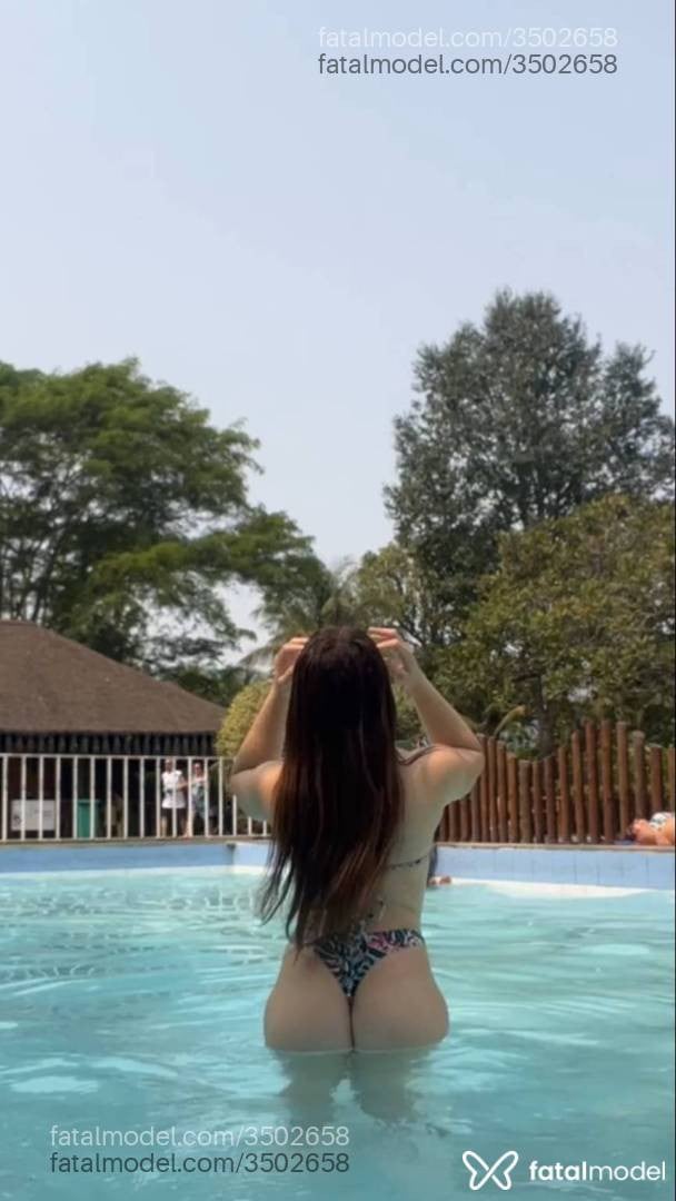 Acompanhante mulher ruiva (o) de olhos castanhos - Bolzany