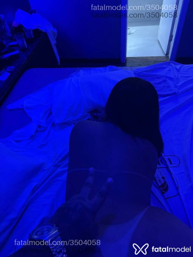 Acompanhante mulher morena (o) de olhos mel - Nicole Santini