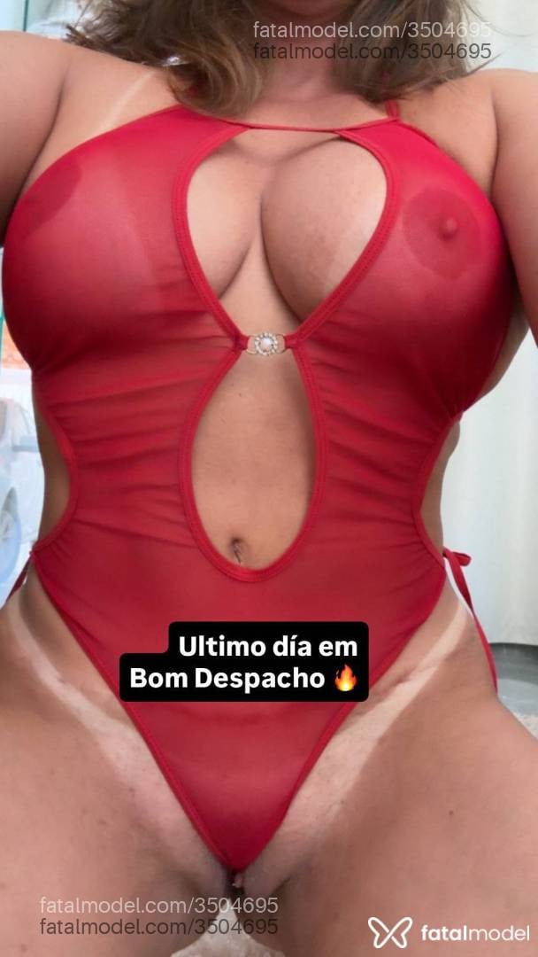 Acompanhante mulher com cabelo castanho de olhos azuis - Lola Delamary