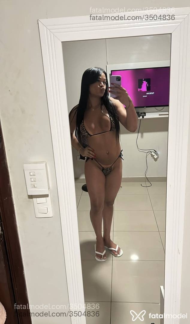 Acompanhante mulher trans morena (o) de olhos pretos - Morena