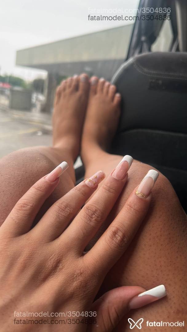 Acompanhante mulher trans morena (o) de olhos pretos - Morena